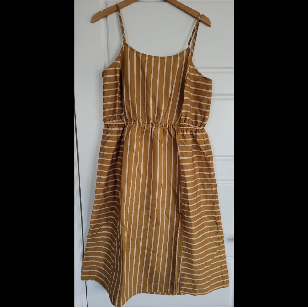 Brand new size large/XL summer dress with open back tie. By Loft